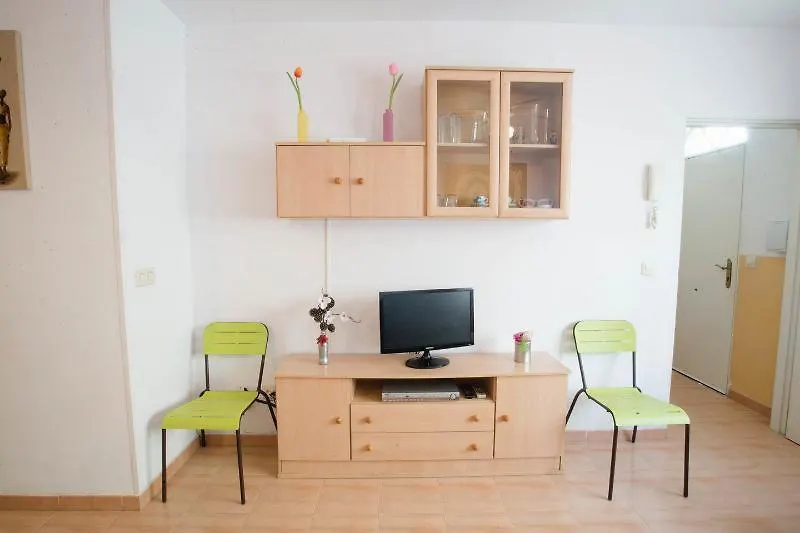 Apartment In Malaga 101680 contacts